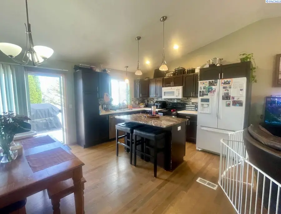 7903 Deschutes Drive, Pasco, WA 99301 - #3