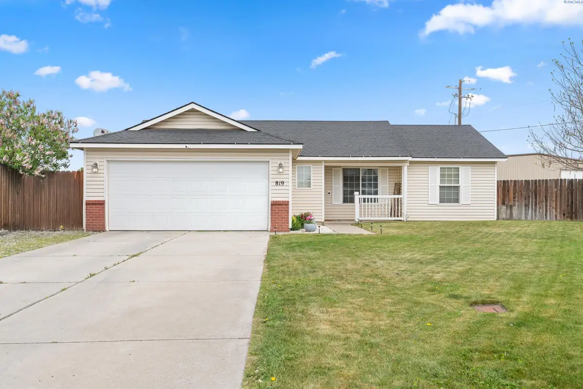 819 Jessica Ct, Grandview, WA 98930 - #1