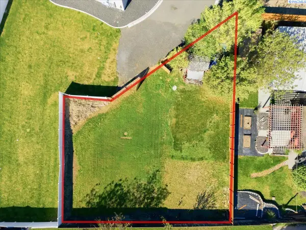 3823 W 7th Ave, Kennewick, WA 99336