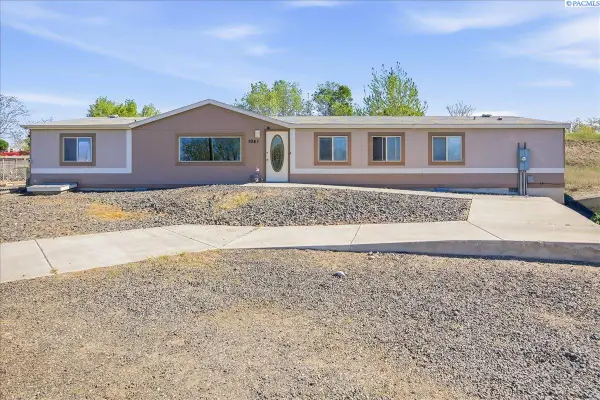 1041 S Gum St., Kennewick, WA 99337