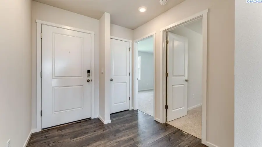 11225 Buckingham Dr, Pasco, WA 99301 - #3