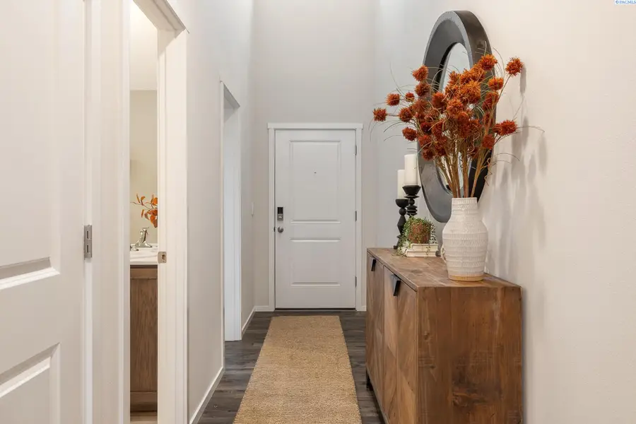 11221 Buckingham Dr, Pasco, WA 99301 - #2