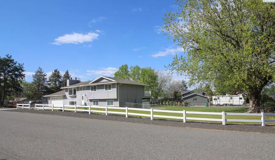 7702 W 13th Avenue, Kennewick, WA 99338 - #2