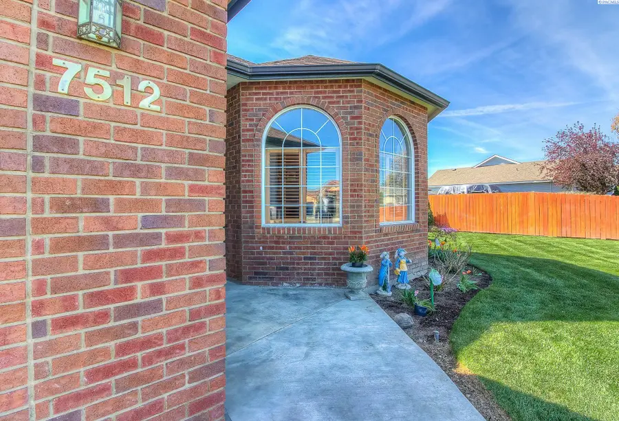 7512 Olmstead Court, Yakima, WA 98908 - #3