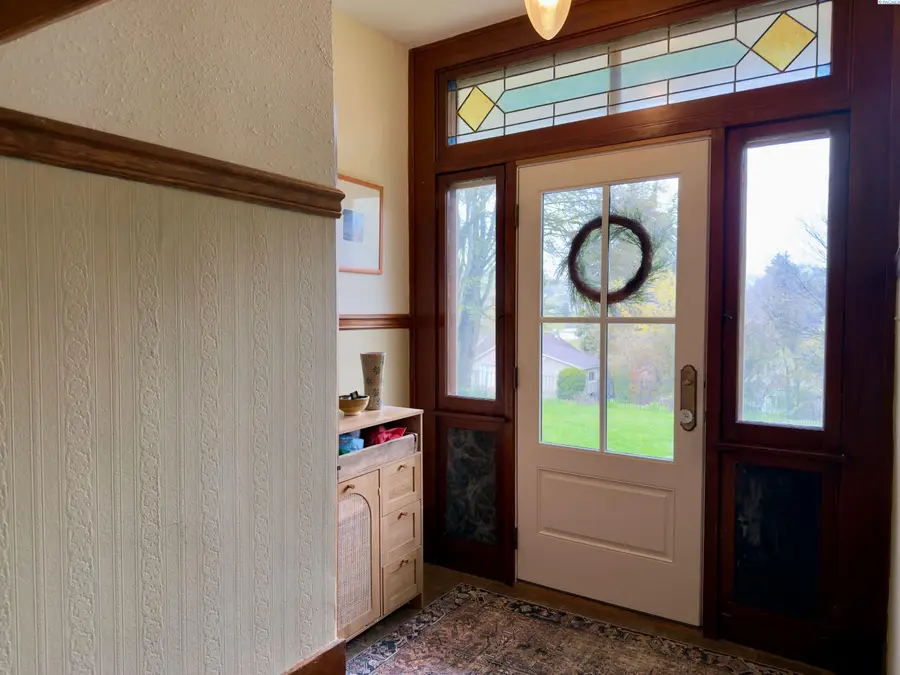 208 E James Street, Colfax, WA 99111 - #3