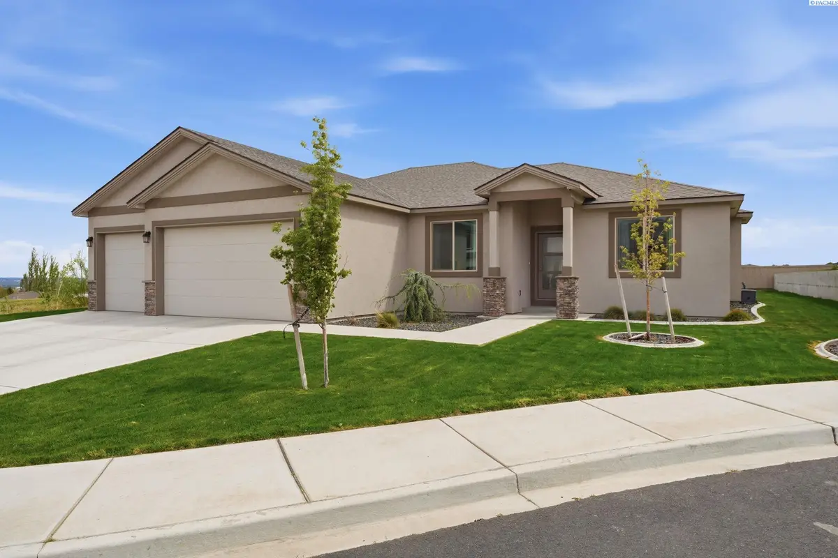 1040 Makah Ct., Richland, WA 99352 - #1