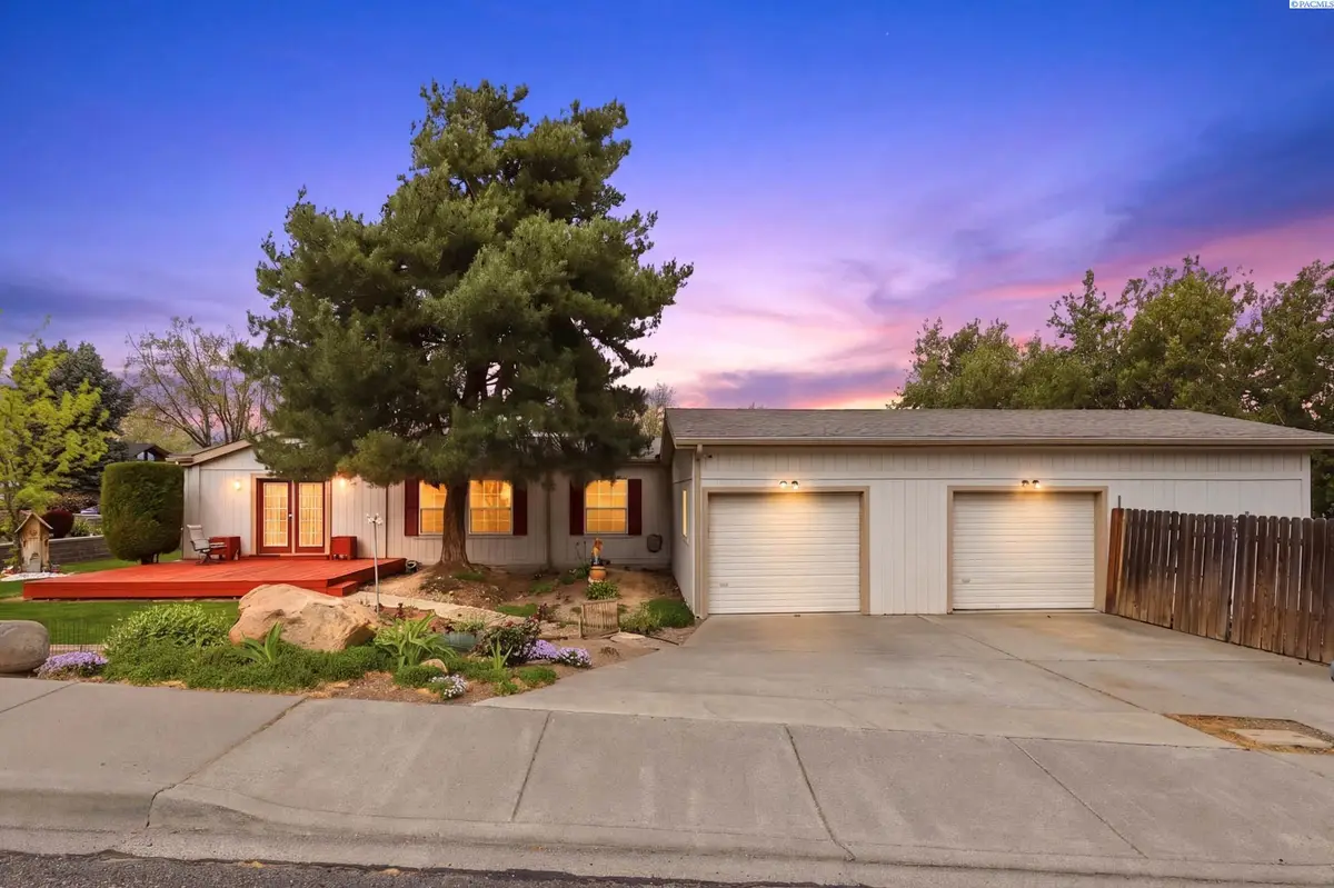 1817 S Ione St, Kennewick, WA 99337-4120 - #1