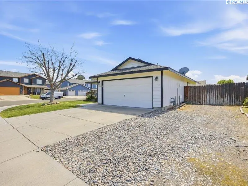 7904 Redonda Dr., Pasco, WA 99301 - #2