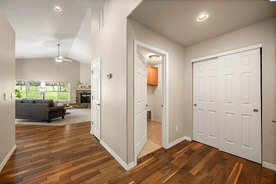 3407 W 38th, Kennewick, WA 99337 - #2