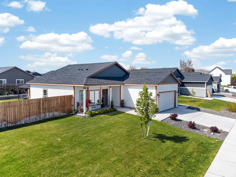 1508 12th St, Benton City, WA 99320 - #2
