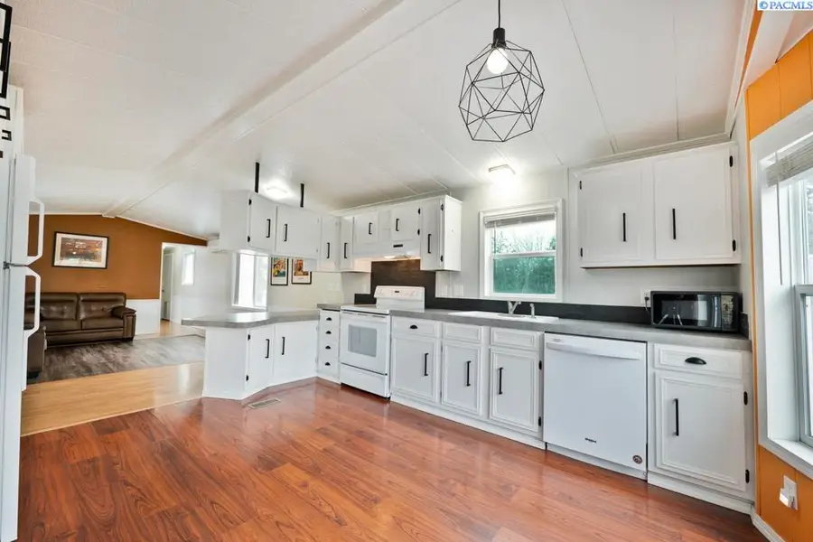 245 E Houghton St, Palouse, WA 99161 - #2