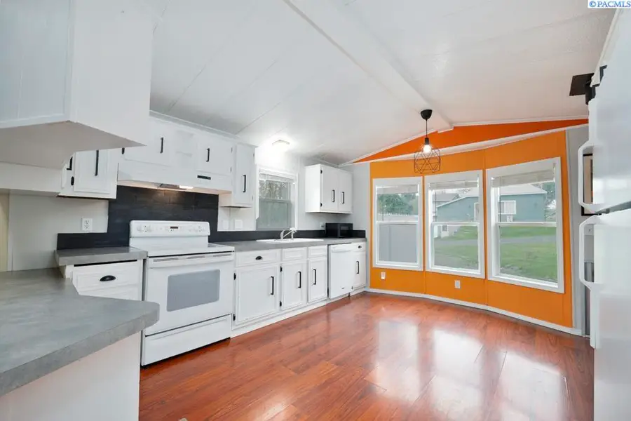 245 E Houghton St, Palouse, WA 99161 - #3