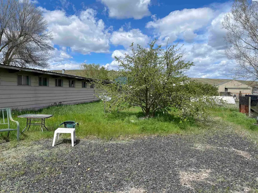 120 N Violet Ave, Kahlotus, WA 99335 - #3