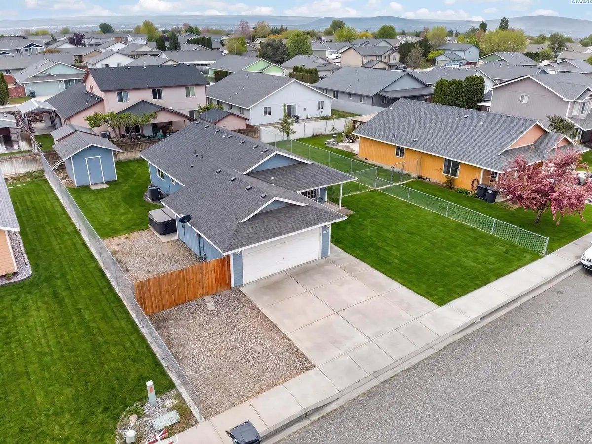 8212 Whidbey Dr, Pasco, WA 99301 - #1