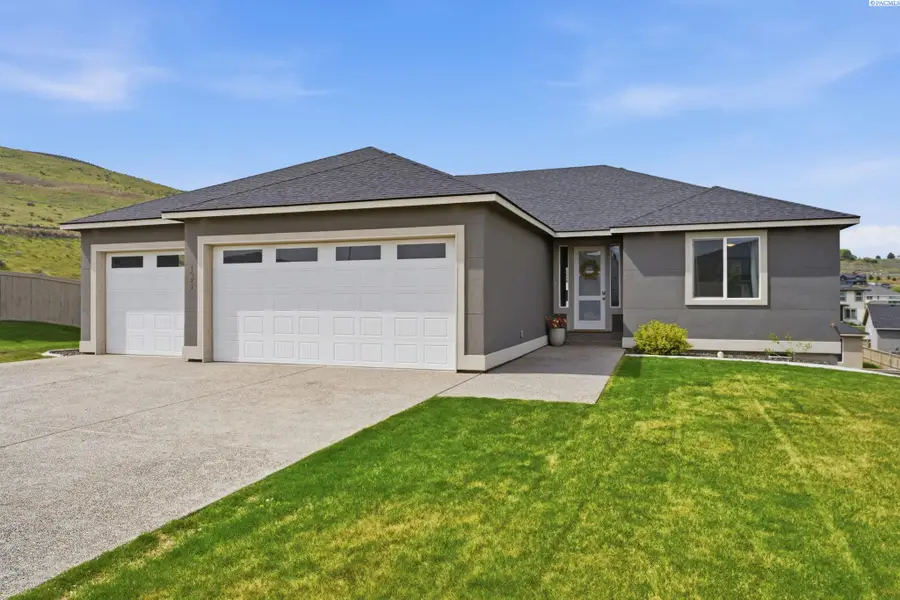 1075 Klamath Court, Richland, WA 99352 - #2