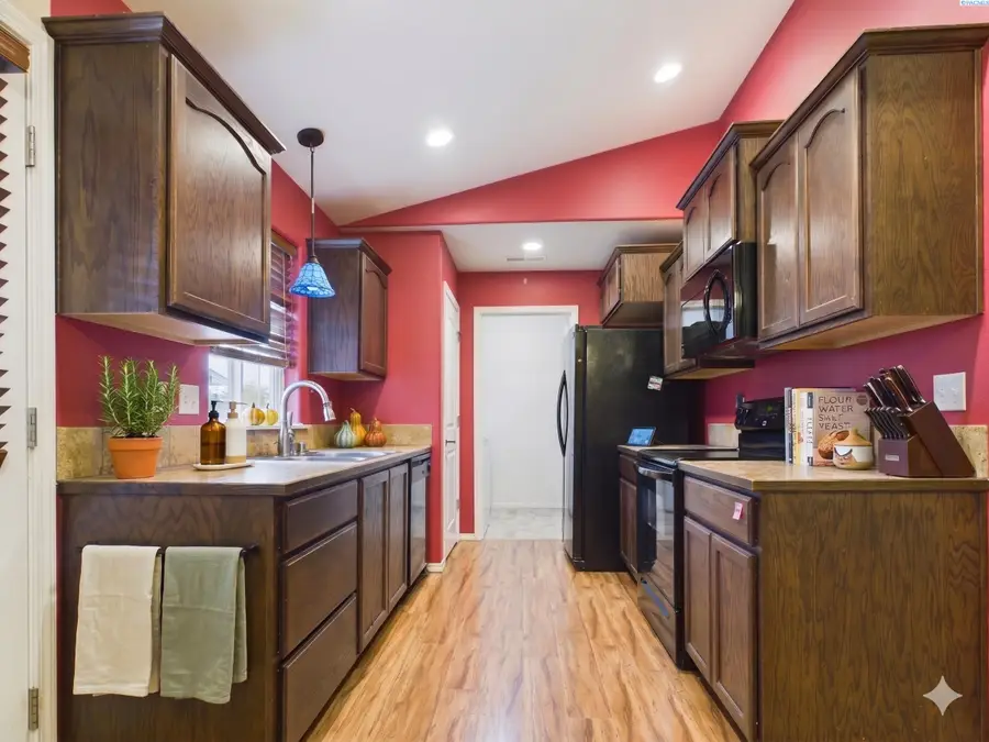 3511 Estrella Dr, Pasco, WA 99301 - #3