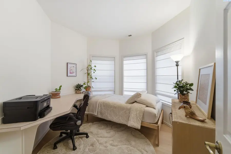 4001 Desert Ct, Pasco, WA 99301 - #3