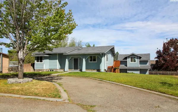 1204 12th Street, Benton City, WA 99320