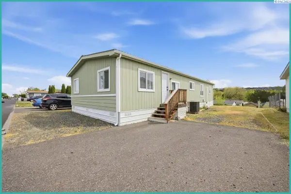 6605 W James St #647, West Richland, WA 99353