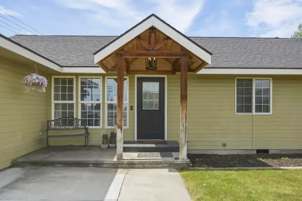 4485 Northlake Drive, West Richland, WA 99353