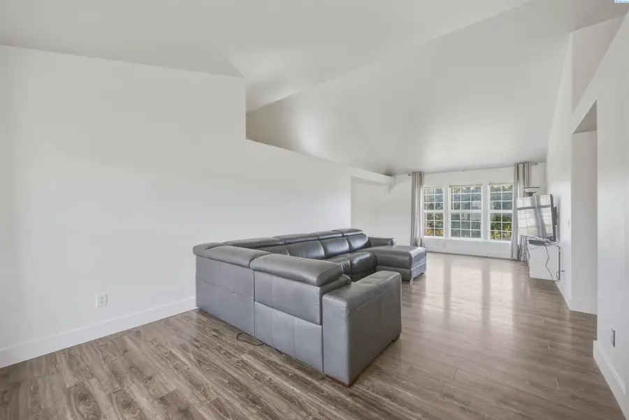 4485 Northlake Drive, West Richland, WA 99353 - #3