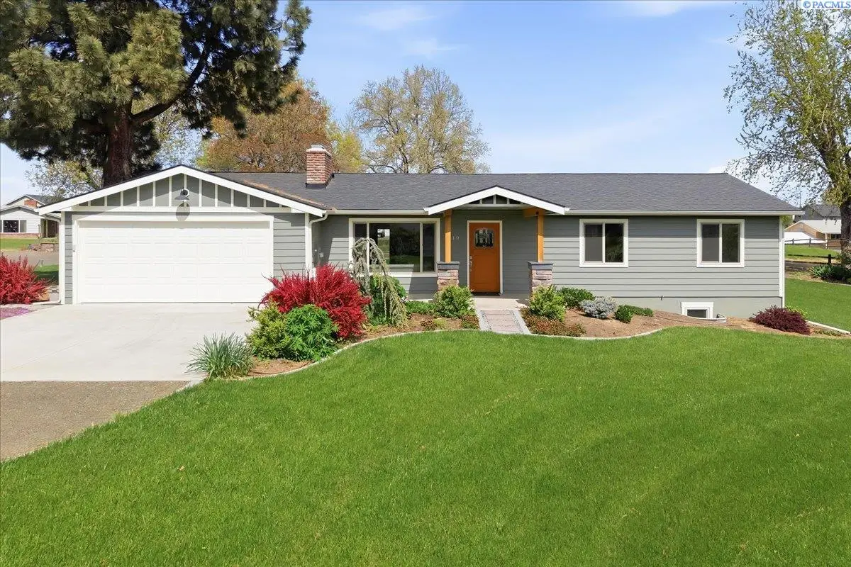 919 Stanley Dr, College Place, WA 99324 - #1