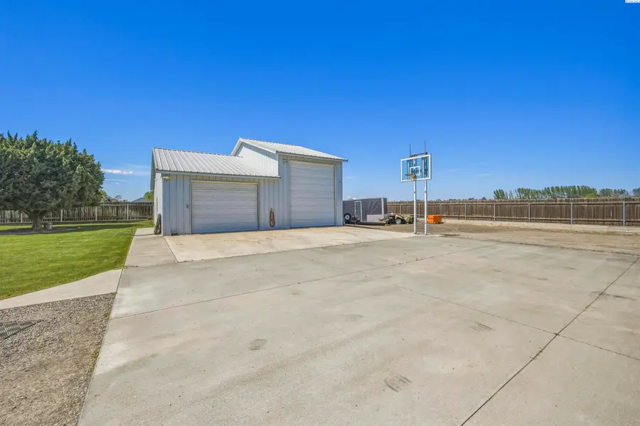 3717 W Wernett Road, Pasco, WA 99301 - #2