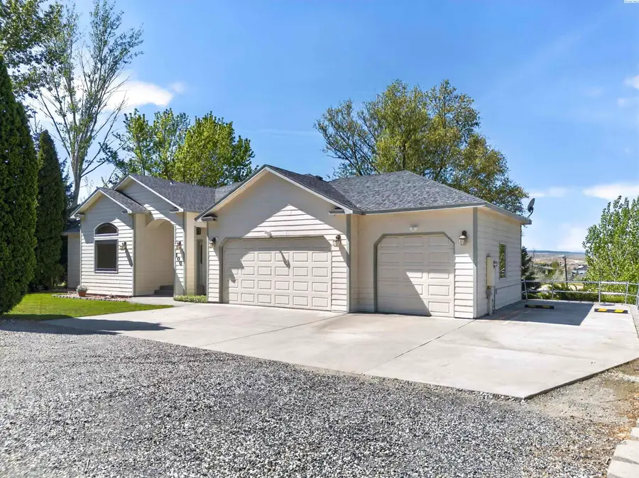 100 S Etiwanda Ct, Kennewick, WA 99338 - #2