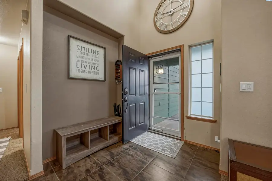 3313 S Buntin Street, Kennewick, WA 99337 - #2