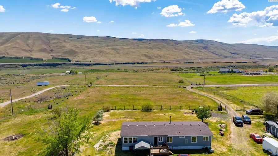 55604 W 360 Pr Nw, Benton City, WA 99320 - #2