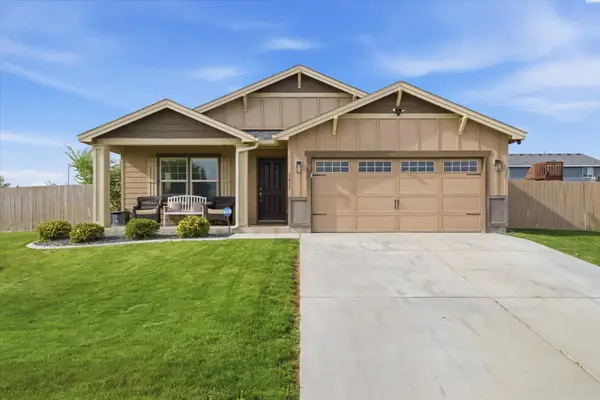 5617 Springfield Dr, Pasco, WA 99301