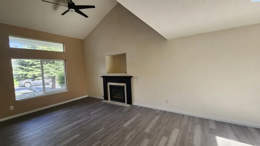 1925 NW Arcadia, Pullman, WA 99163 - #3