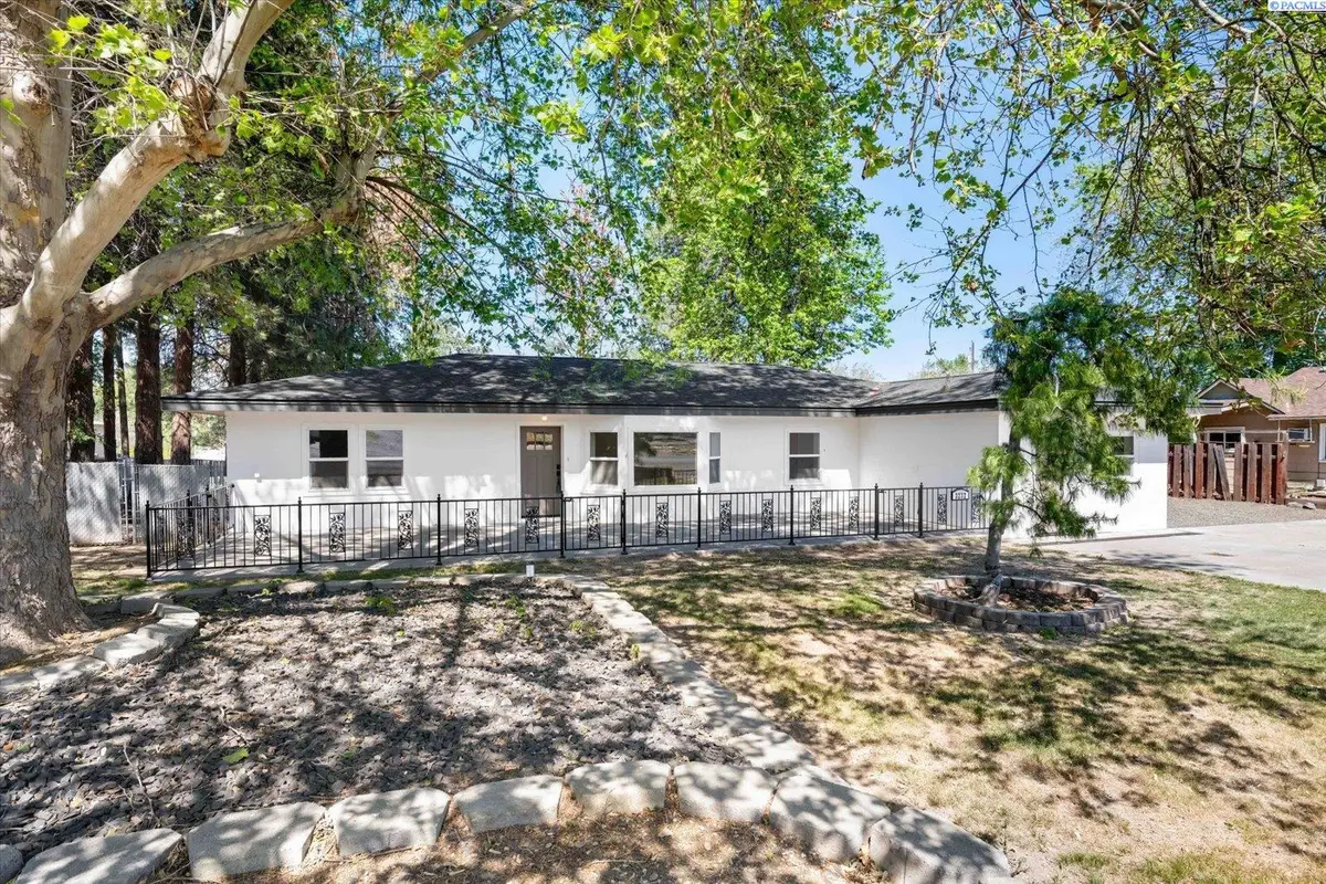 3232 W 7th Ave, Kennewick, WA 99336 - #1