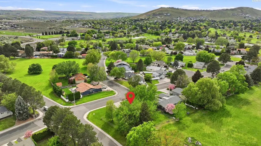 500 Meadows Drive South, Richland, WA 99352 - #2