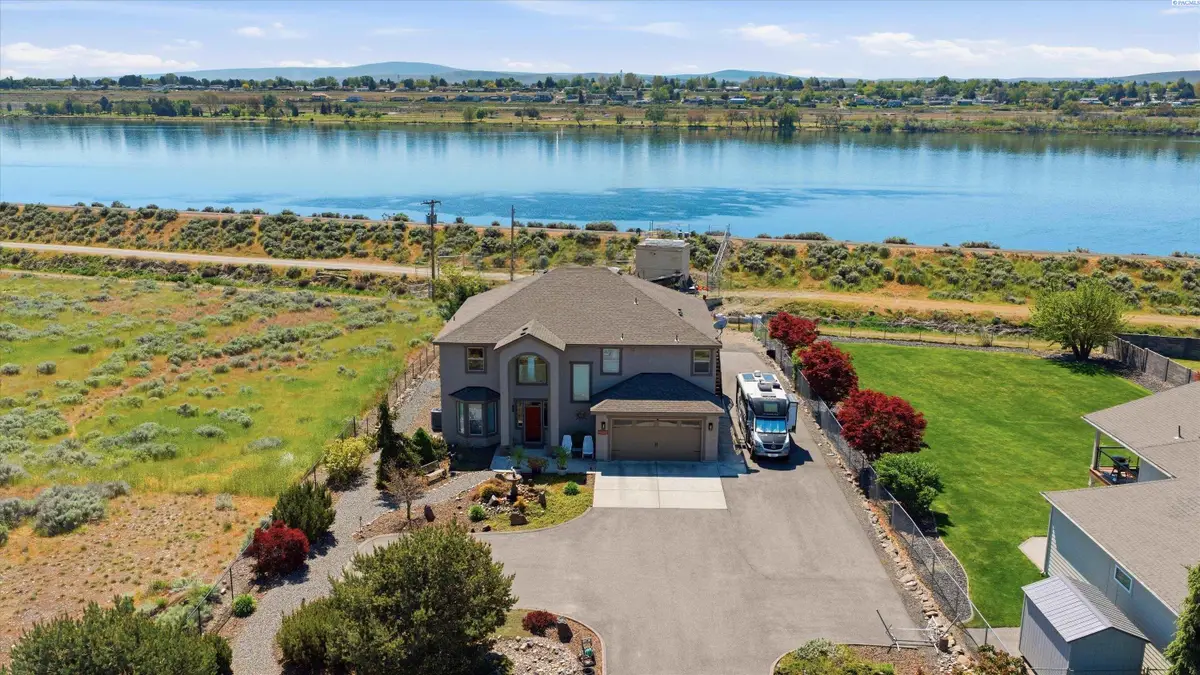 5620 W Sylvester St, Pasco, WA 99301 - #1