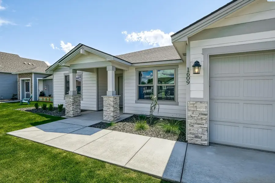 1609 Willow Way, Benton City, WA 99320 - #2