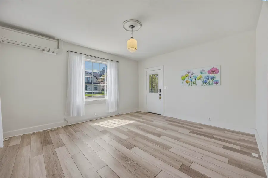 25 E 3rd Ave, Kennewick, WA 99336 - #3