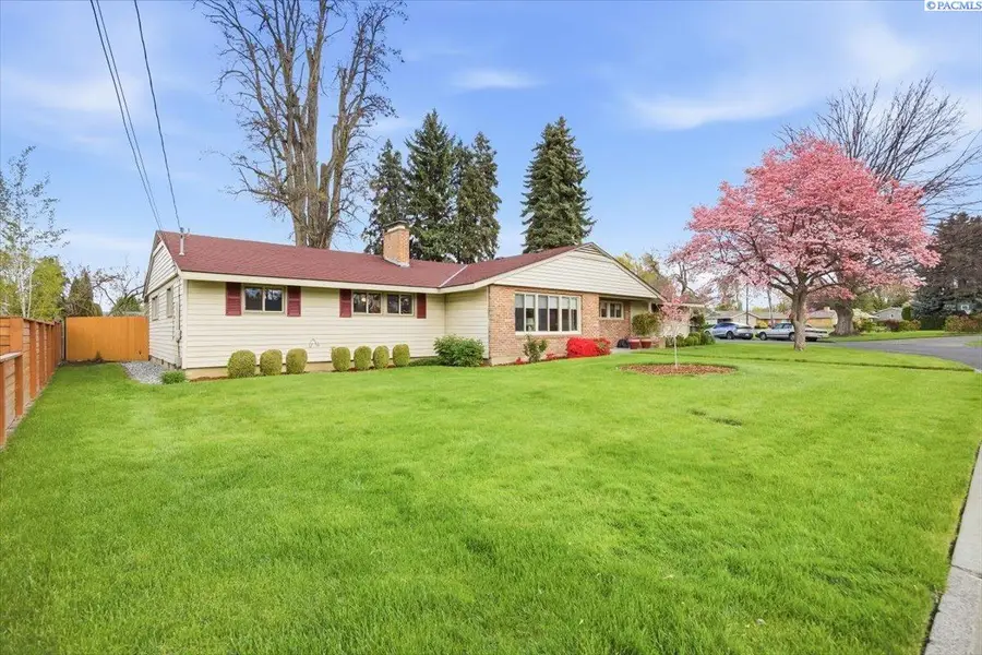 105 Edwards Dr, Walla Walla, WA 99362 - #2