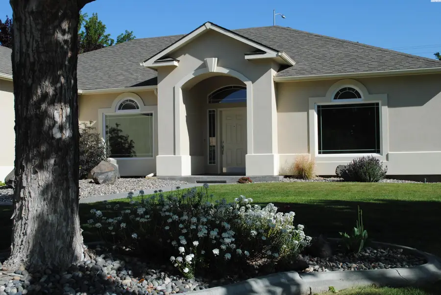 5608 W 11th Ave, Kennewick, WA 99338 - #2