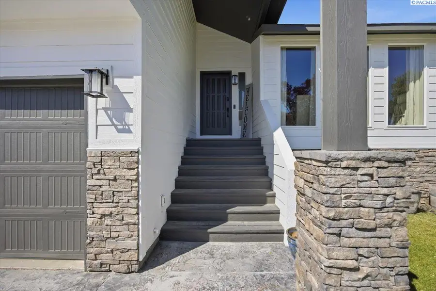 516 Canal, West Richland, WA 99353-9998 - #3