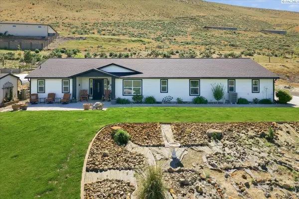 35205 E Red Mountain Rd, Benton City, WA 99320