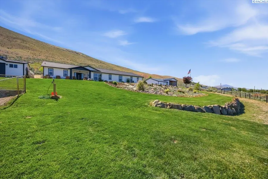 35205 E Red Mountain Rd, Benton City, WA 99320 - #3