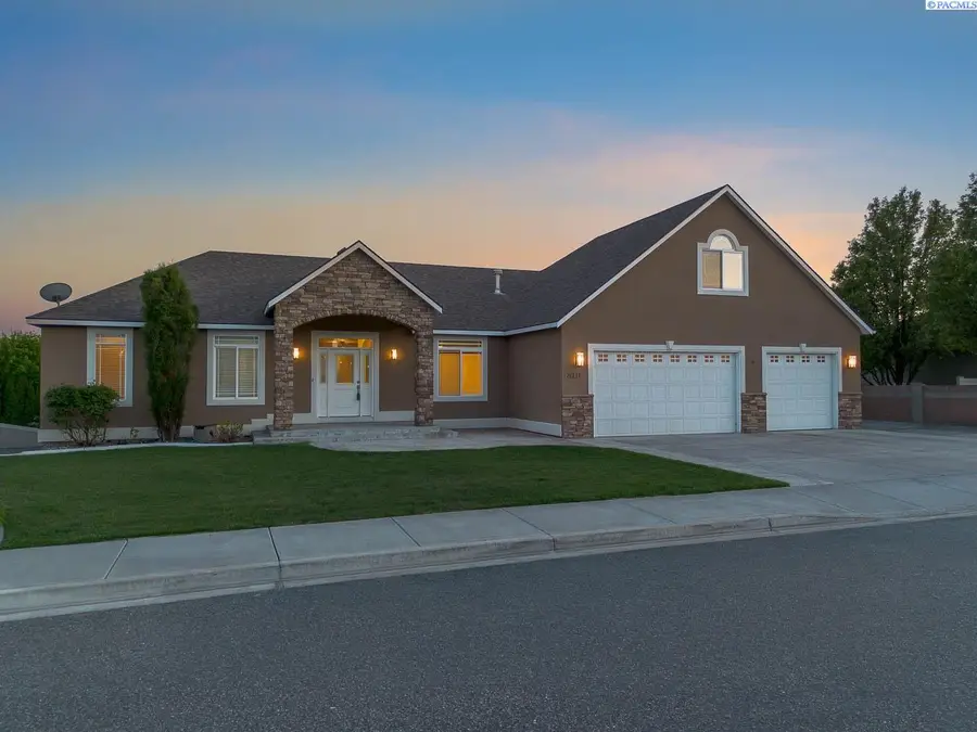 8211 W 4th Place, Kennewick, WA 99336 - #2