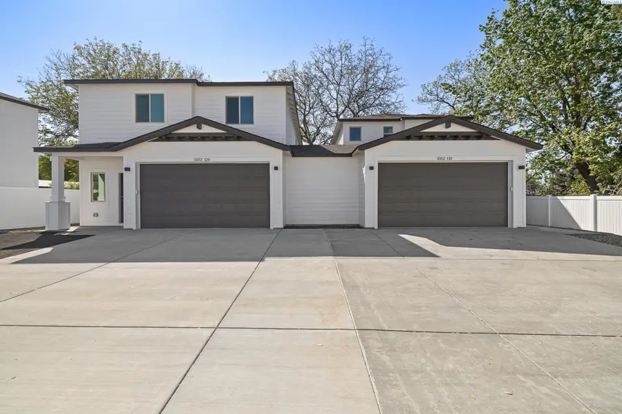 1052 S Underwood Pl, Kennewick, WA 99337 - #2
