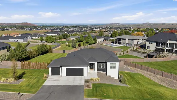 14319 Grandview Ln, Kennewick, WA 99338