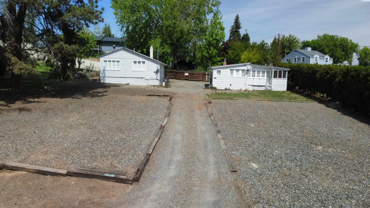 116 & 116 1/2 Spalding Ave, Sunnyside, WA 98944 - #1