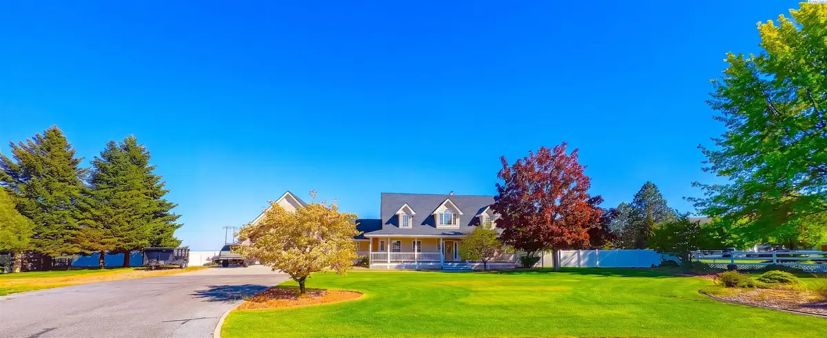 3003 Mt. Stuart Ct., West Richland, WA 99353 - #1