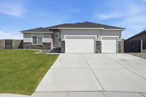 7207 Cornflower Dr, Pasco, WA 99301