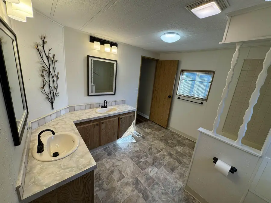 7901 W Clearwater #124 #124, Kennewick, WA 99336 - #3