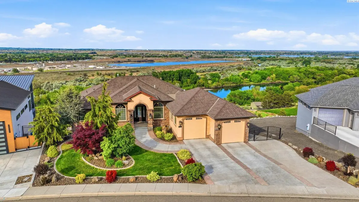 1056 Allenwhite Dr, Richland, WA 99352 - #1